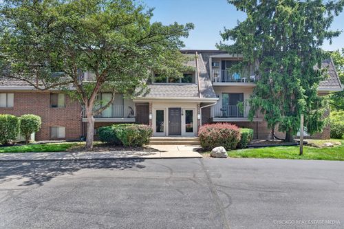 h-138 E Bailey Rd, Naperville, IL, 60565-1426 | Card Image