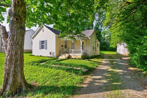 130 Saint Clair St, Versailles, KY, 40383-1332 | Card Image