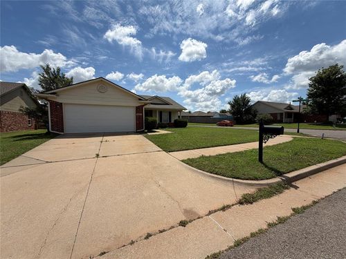 2704 Fennel Rd, Oklahoma City, OK, 73128-1034 | Card Image