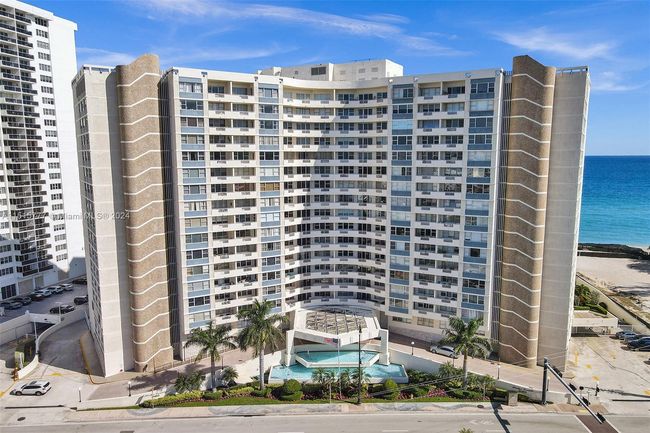 APT-1709 - 3180 S Ocean Dr, Condo with 2 bedrooms, 2 bathrooms and null parking in Hallandale Beach FL | Image 42