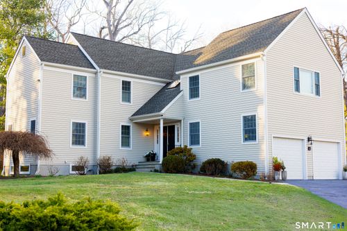 42 Hastings Ln, Stamford, CT, 06905-2902 | Card Image