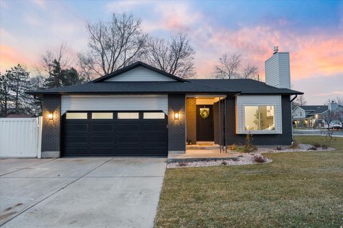 11446 S Sandy Creek Dr, Sandy, UT, 84094-5544 | Card Image