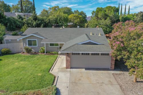 173 Santana Drive, Vacaville, CA, 95687 | Card Image