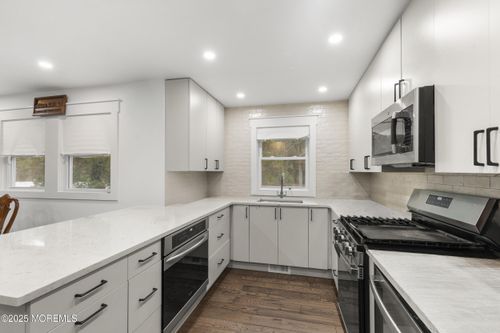 741 Lakehurst Ave, Jackson, NJ, 08527-5245 | Card Image