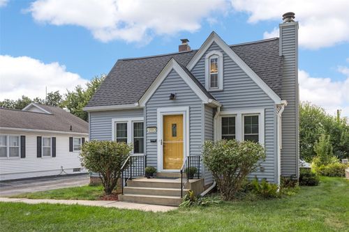 1003 26 Street Se, Cedar Rapids, IA, 52403 | Card Image