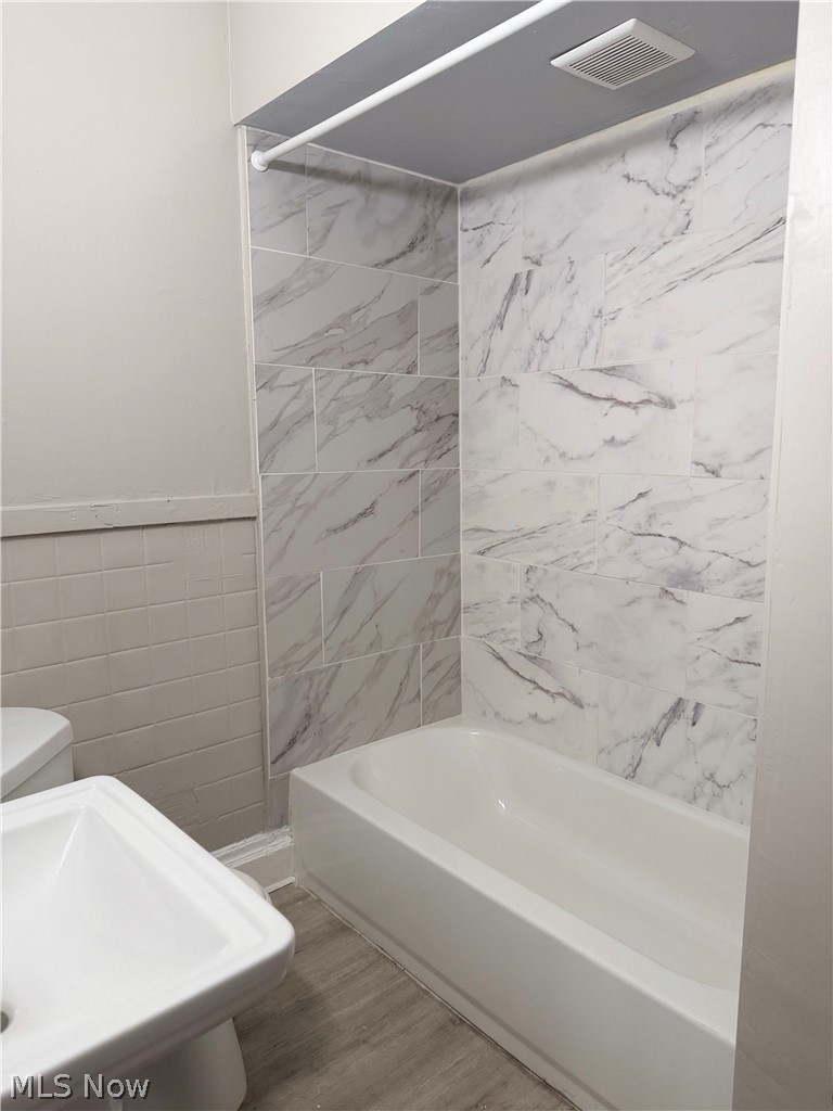 Residential Lease in Cleveland 5
