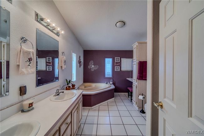 Master Bathroom | Image 33