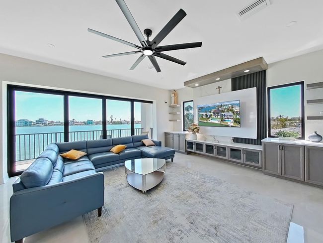 882 Bay Point Dr, House other with 5 bedrooms, 6 bathrooms and null parking in MADEIRA BEACH FL | Image 15