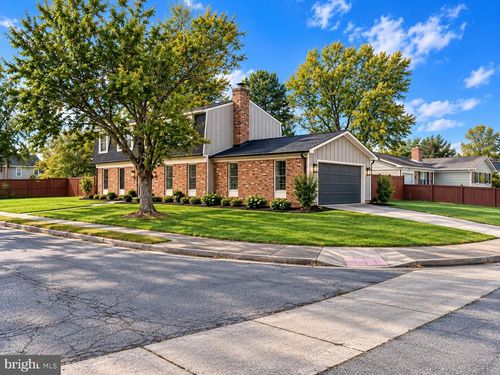 401 Crestwood St Sw, LEESBURG, VA, 20175-3800 | Card Image