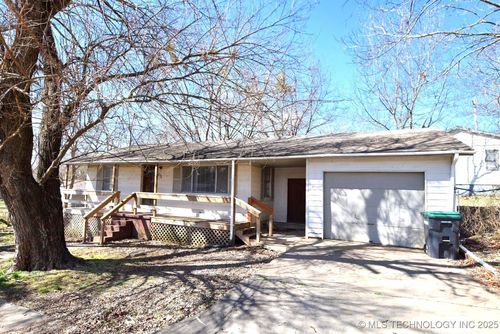 215 S Maple Ave, Tahlequah, OK, 74464-4115 | Card Image