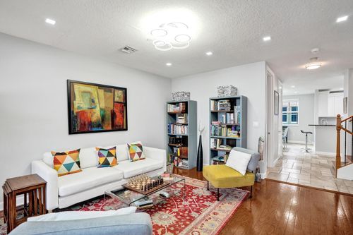 835 Ne 16th Ter, Fort Lauderdale, FL, 33304-4576 | Card Image