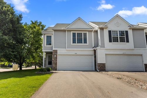15641 Flight Ln, Apple Valley, MN, 55124-6015 | Card Image