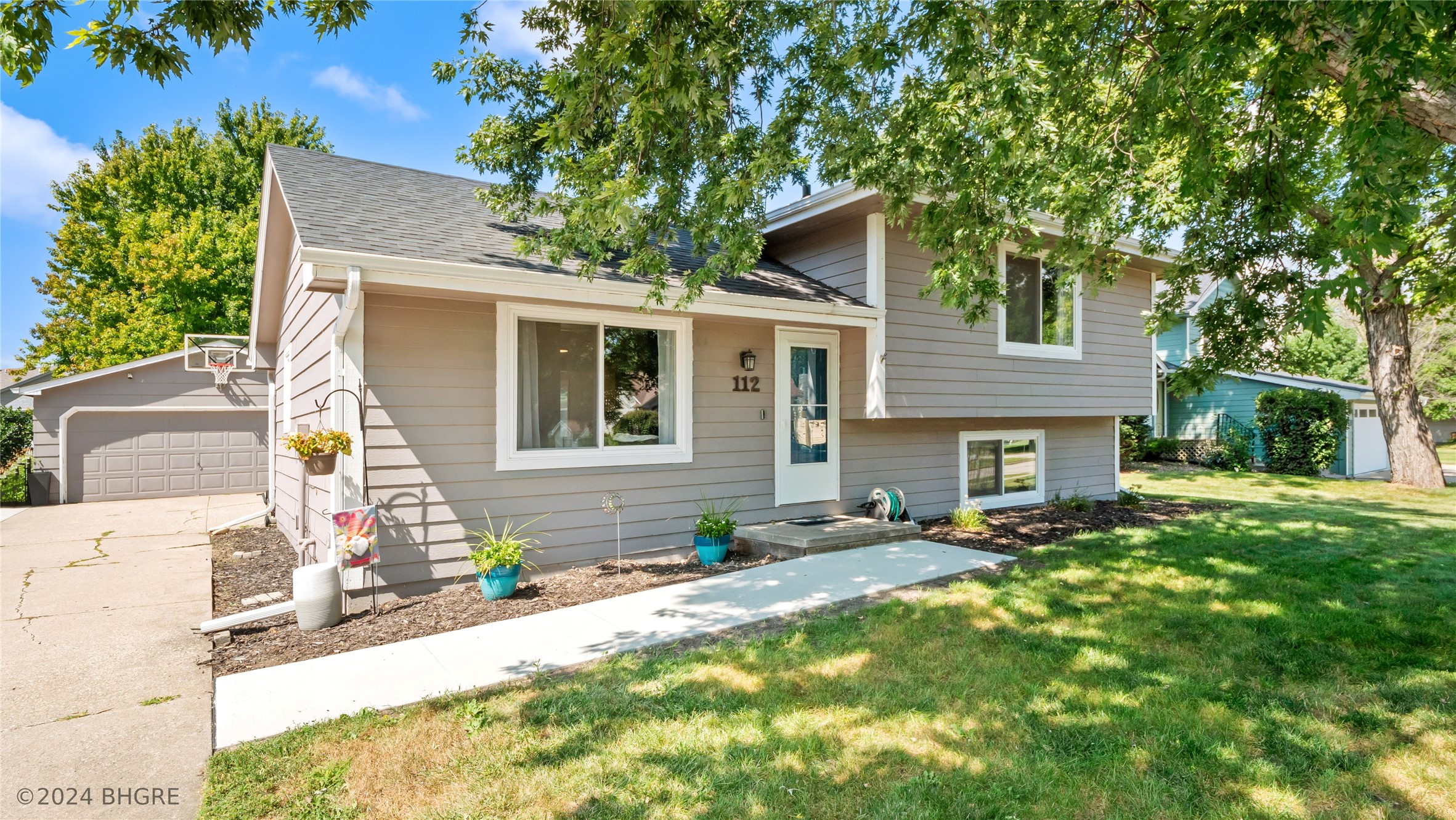 Maplewood Dr, Grimes, IA 50111