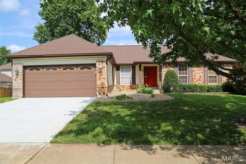 949 Oakmoor Dr, Fenton, MO, 63026-7010 | Card Image