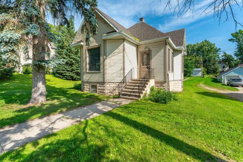 528 W Summit Ave, Fergus Falls, MN, 56537-2015 | Card Image