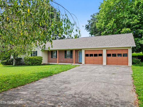 105 Stonecrest Ct, Maryville, TN, 37804-3726 | Card Image