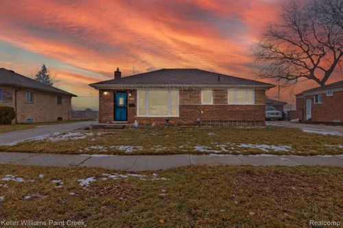 35400 Weideman St, Clinton Township, MI, 48035-5201 | Card Image