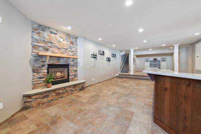 Recreation Room with Gas Fireplace | Image 27
