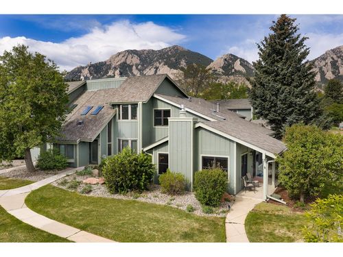 17 Benthaven Pl, Boulder, CO, 80305-6210 | Card Image