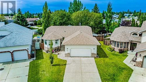 34 Denmark Cres, Red Deer, AB, T4R2K4 | Card Image
