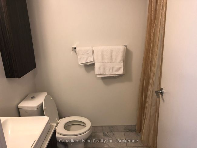 3901 - 12 York St, Condo with 1 bedrooms, 1 bathrooms and null parking in Toronto ON | Image 11