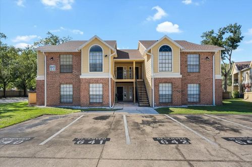 102-8625 Fancy Finch Dr, TAMPA, FL, 33614-2390 | Card Image