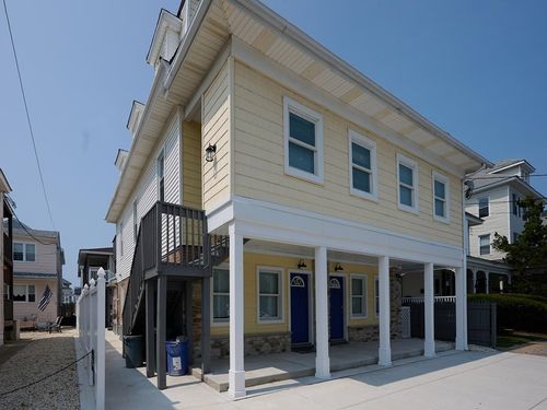 134 E Andrews Ave, Wildwood, NJ, 08260-4565 | Card Image