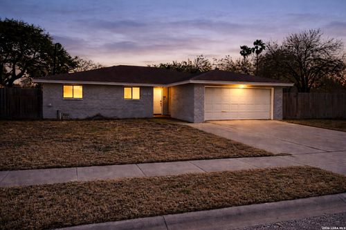 2834 Held Dr, Corpus Christi, TX, 78418-4854 | Card Image
