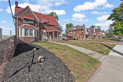 17127 Woodingham Dr, Detroit, MI, 48221-2532 | Card Image