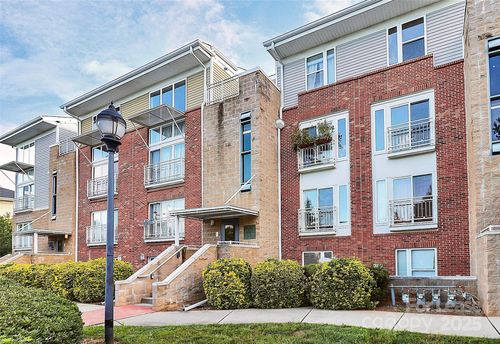 3953 Picasso Ct, Charlotte, NC, 28205-4564 | Card Image