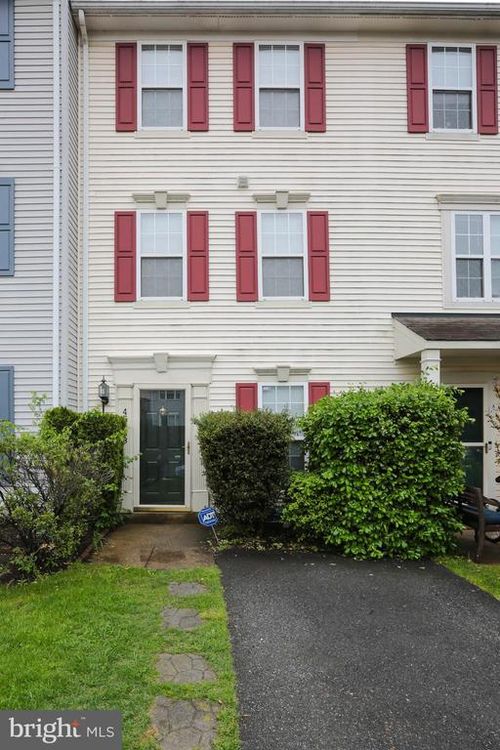 45453 Heritage Trail Sq, STERLING, VA, 20164-5351 | Card Image