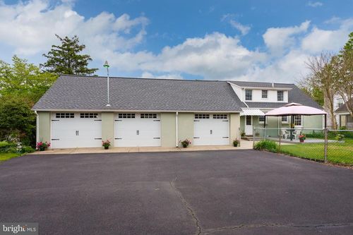 953 Klockner Rd, Hamilton, NJ, 08619-3024 | Card Image