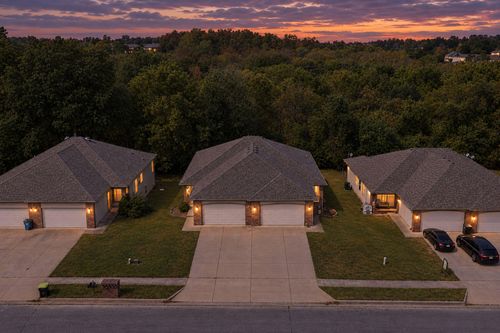 1981 S Farm Road 123, Springfield, MO, 65807-7863 | Card Image