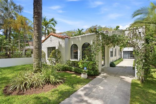 1220 Cordova St, Coral Gables, FL, 33134-2457 | Card Image