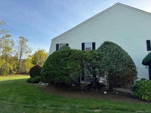 24 The Rise, Warwick, NY, 10990-4230 | Card Image