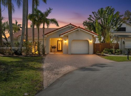 2083 Augusta, Weston, FL, 33326-2313 | Card Image