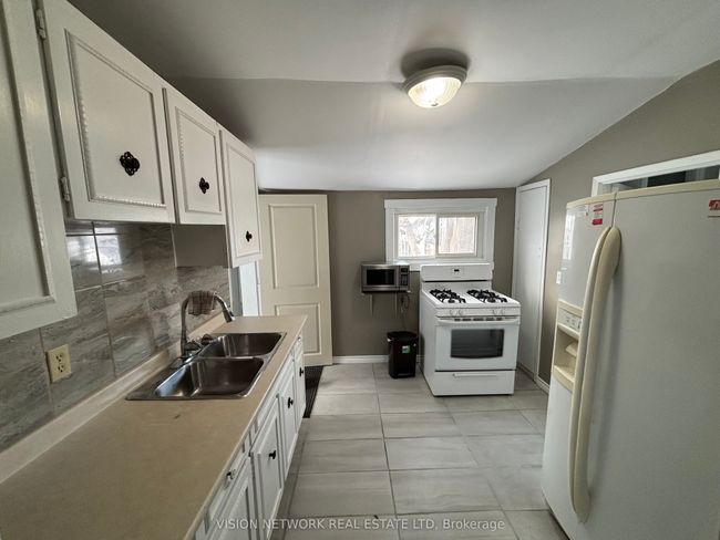 271 Highbury Ave N, House other with 4 bedrooms, 1 bathrooms and 4 parking in London ON | Image 7