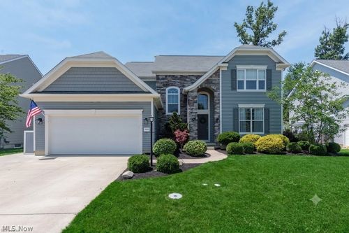 2436 Roxboro St, Avon, OH, 44011-5244 | Card Image