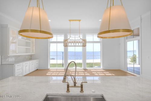 100 S Beach, Ocean Springs, MS, 39564-5449 | Card Image