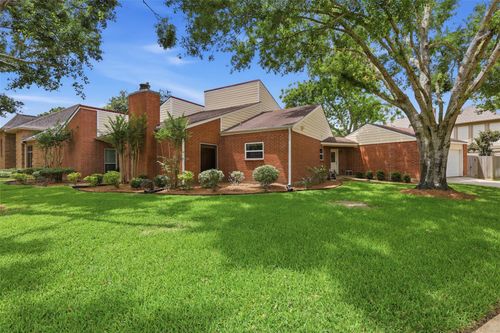1022 Trapper Hill Dr, Houston, TX, 77077-1134 | Card Image