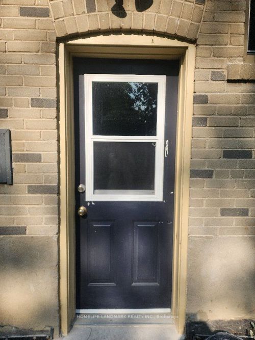 2042 Constance Dr, Oakville, ON, L6J2V5 | Card Image