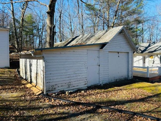 View of garage | Image 20