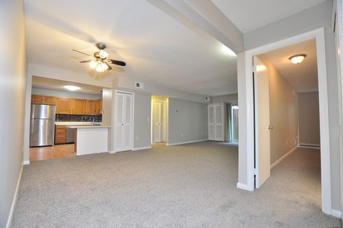 710-710 Twin Circle Dr, South Windsor, CT, 06074-2693 | Card Image
