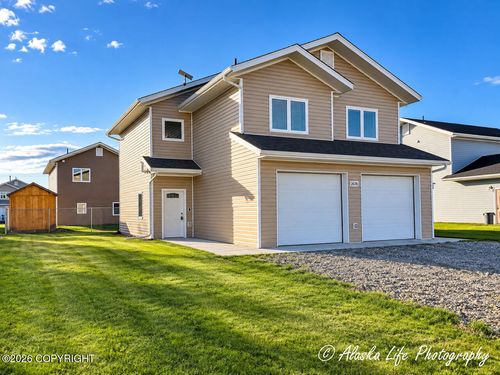 2670 Stryker Loop, North Pole, AK, 99705-7932 | Card Image