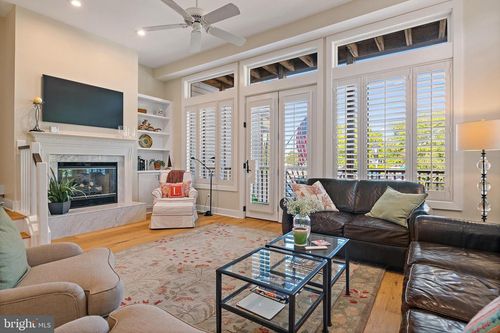 12a-2022 Sams Way, ANNAPOLIS, MD, 21403-7604 | Card Image