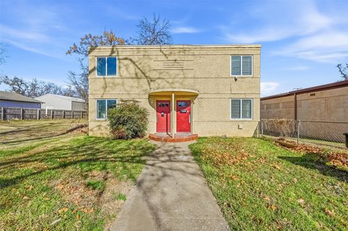 305 W Morton St, Denison, TX, 75020-2419 | Card Image