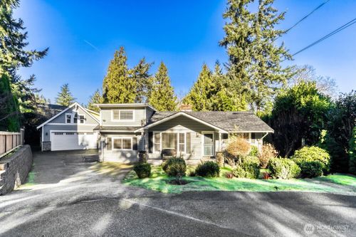 10020 Se 7th St, Bellevue, WA, 98004-6112 | Card Image