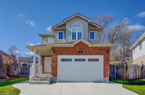 28 Wisteria Crt, Kitchener, ON, N2E3T4 | Card Image