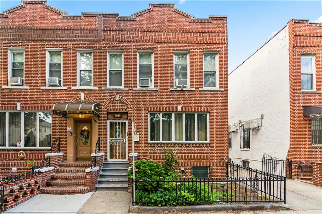 62nd St, Brooklyn, NY 11204