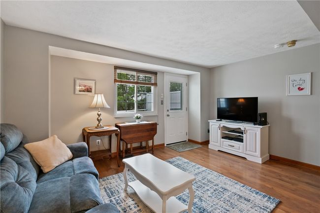 310 Redrome Cir W, Townhouse with 2 bedrooms, 2 bathrooms and 3 parking in Bridgeville PA | Image 12